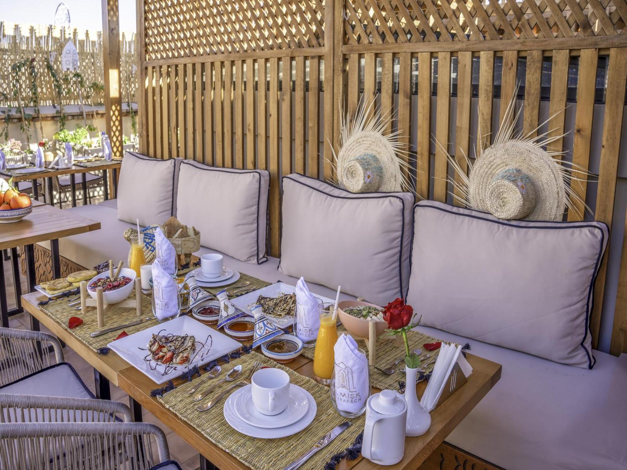 Almisk Guest house *