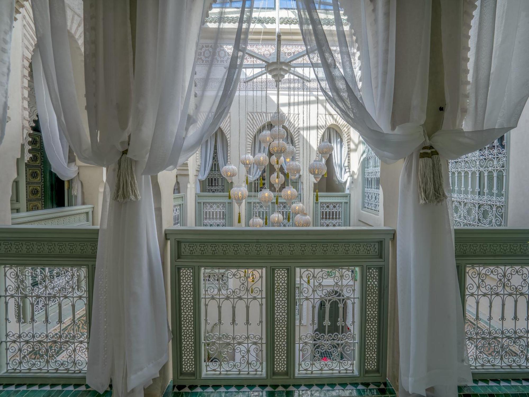Guest house Almisk