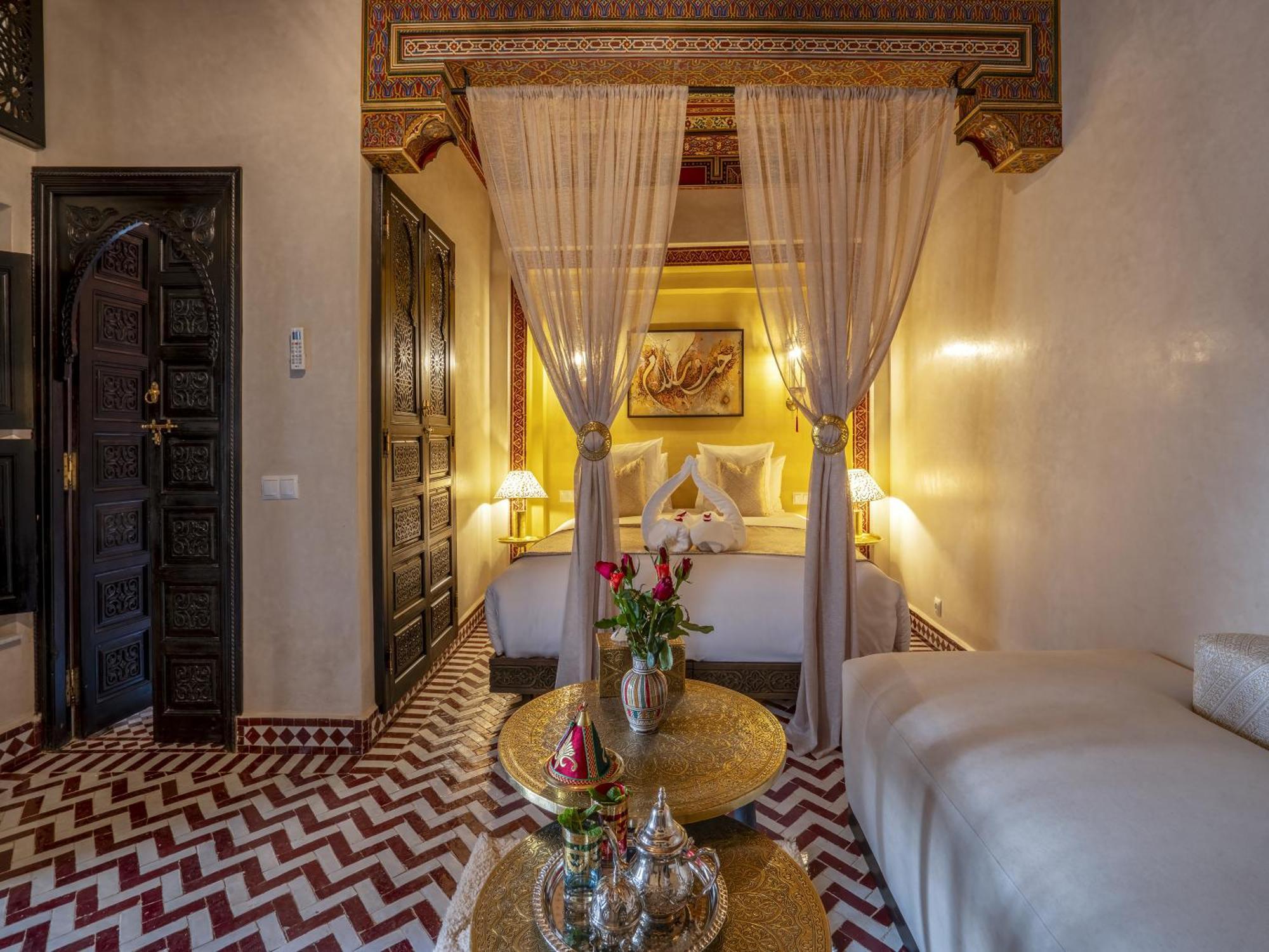 Guest house Almisk *